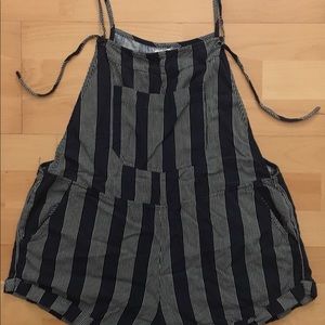 Billabong overalls. Size 6 US.